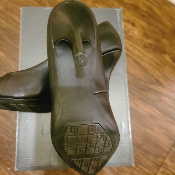 The LIMITED Tatum Pump - Picture 5 of 7